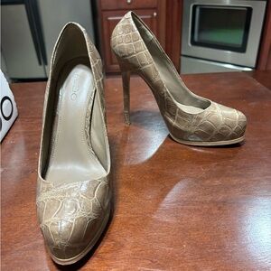 Women's Size 39 / 8.5 Aldo Franchette Tan Stilleto Heels